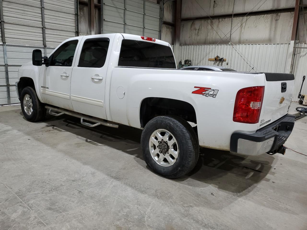 2014 Chevrolet Silverado - Image 2