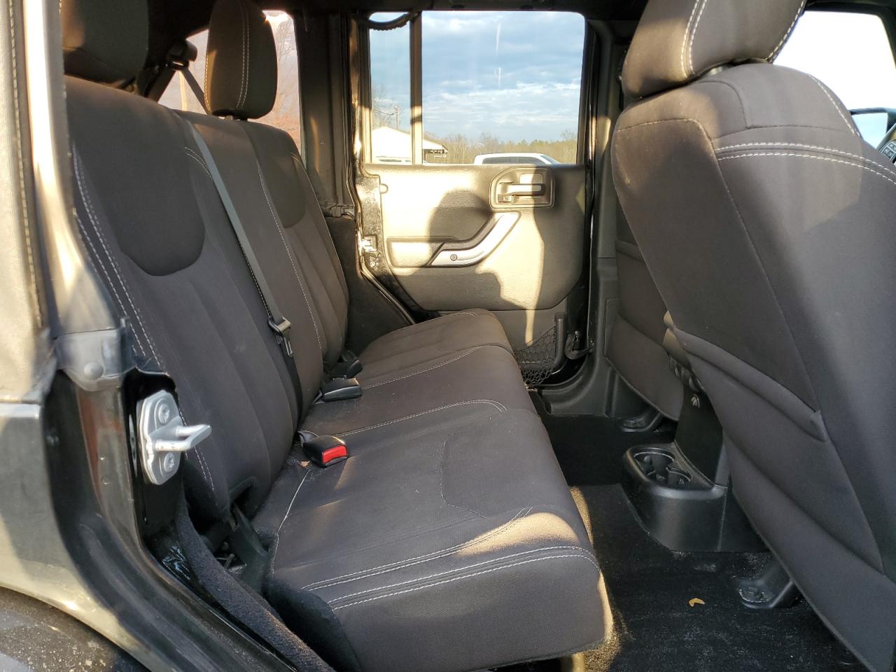 2017 Jeep Wrangler - Image 10