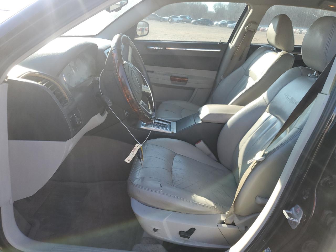 2007 Chrysler 300 - Image 7