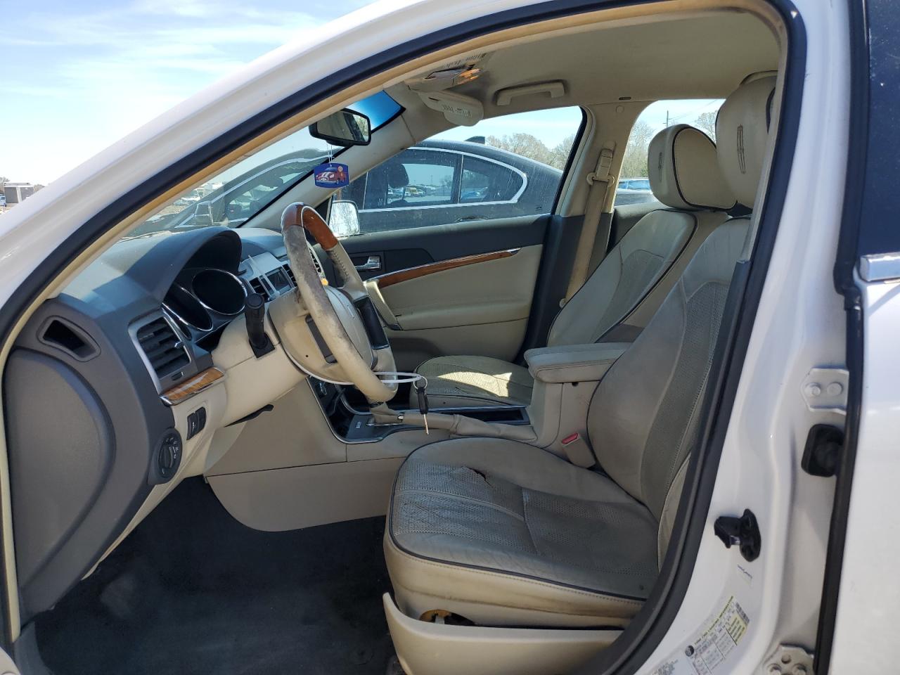 2010 Lincoln MKZ - Image 7