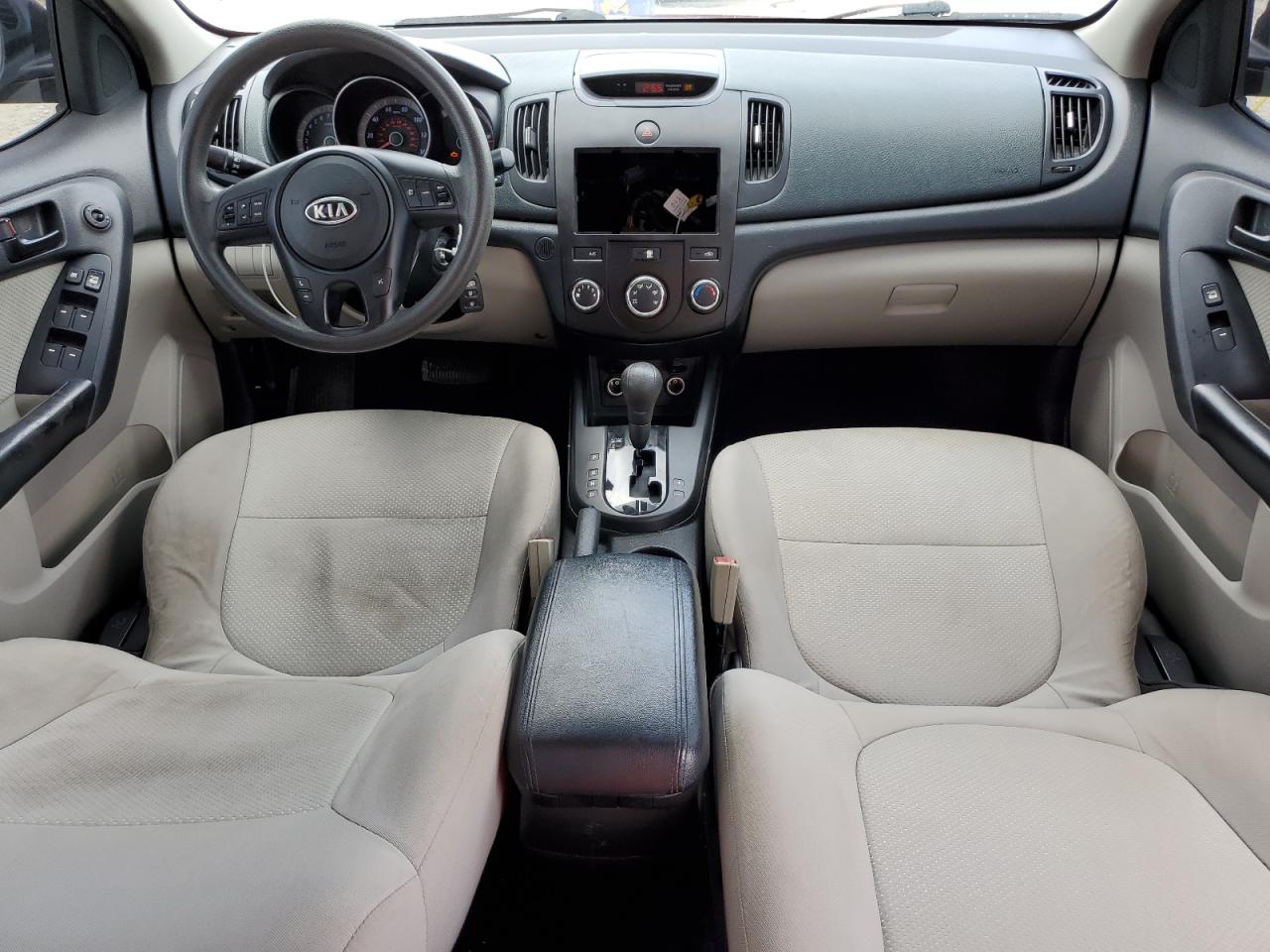 2010 Kia Forte - Image 8