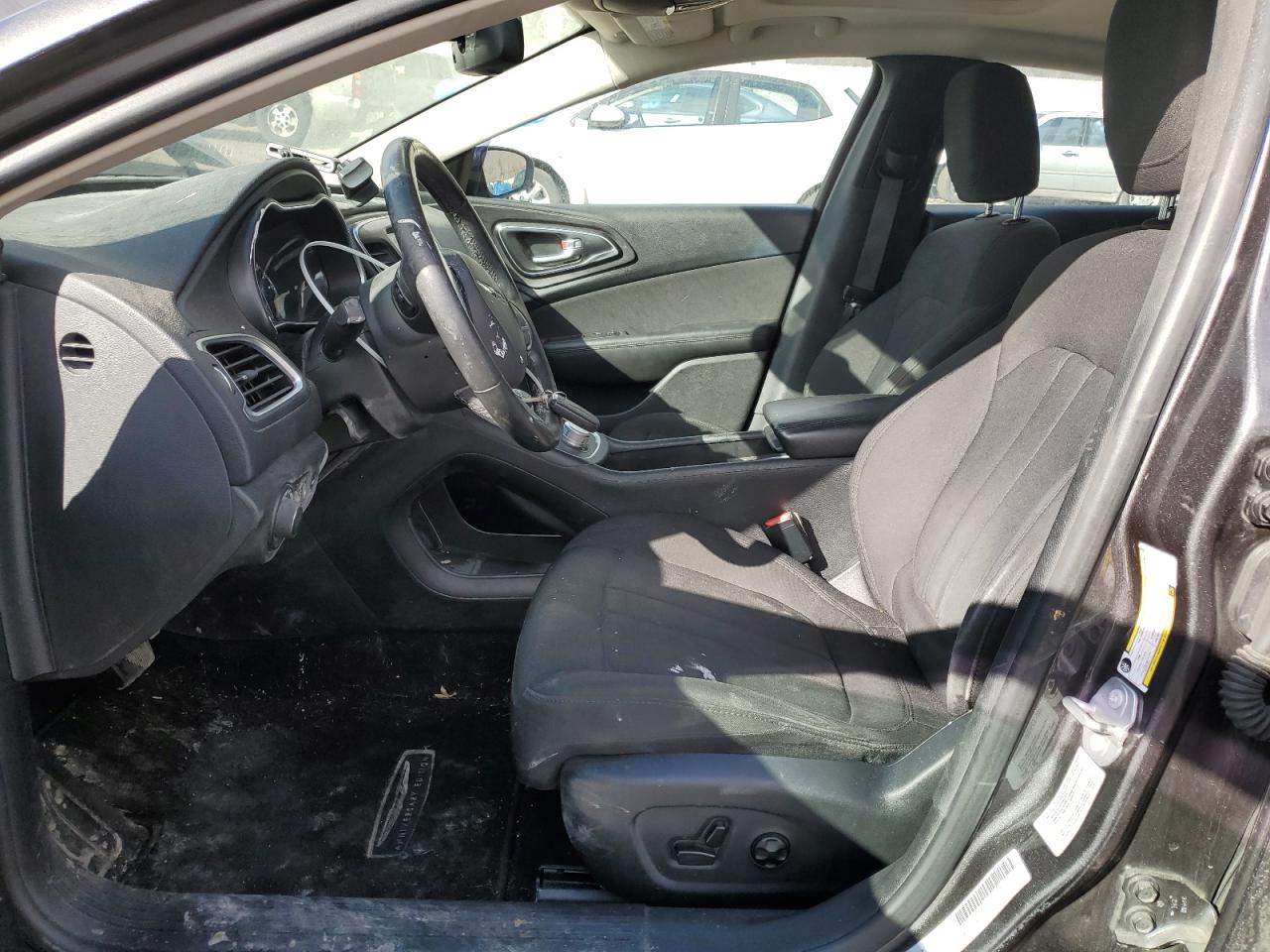 2016 Chrysler 200 - Image 7