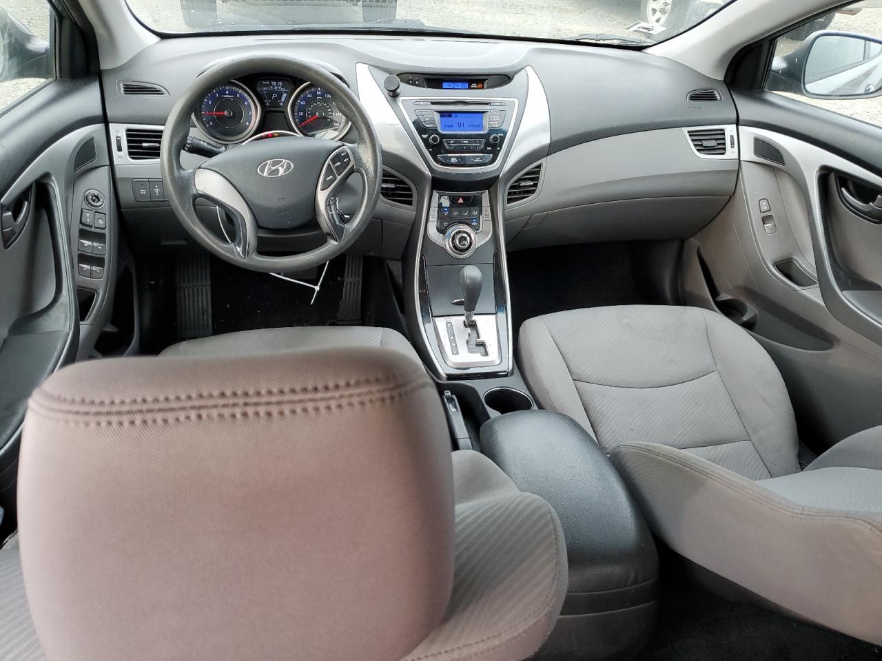2013 Hyundai Elantra - Image 8