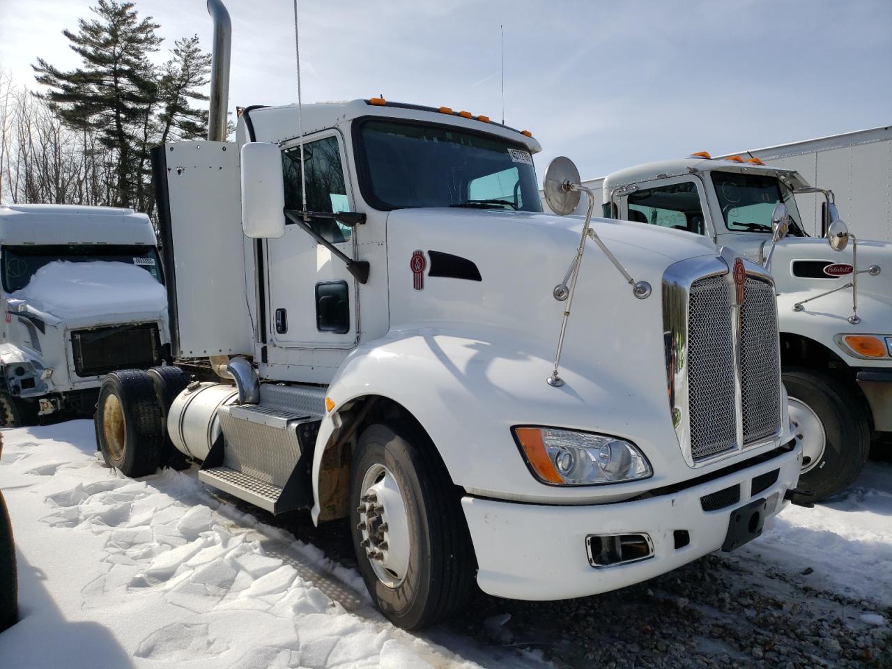 2013 Kenworth T660 Semi Truck for Sale in West Warren, MA - Front End