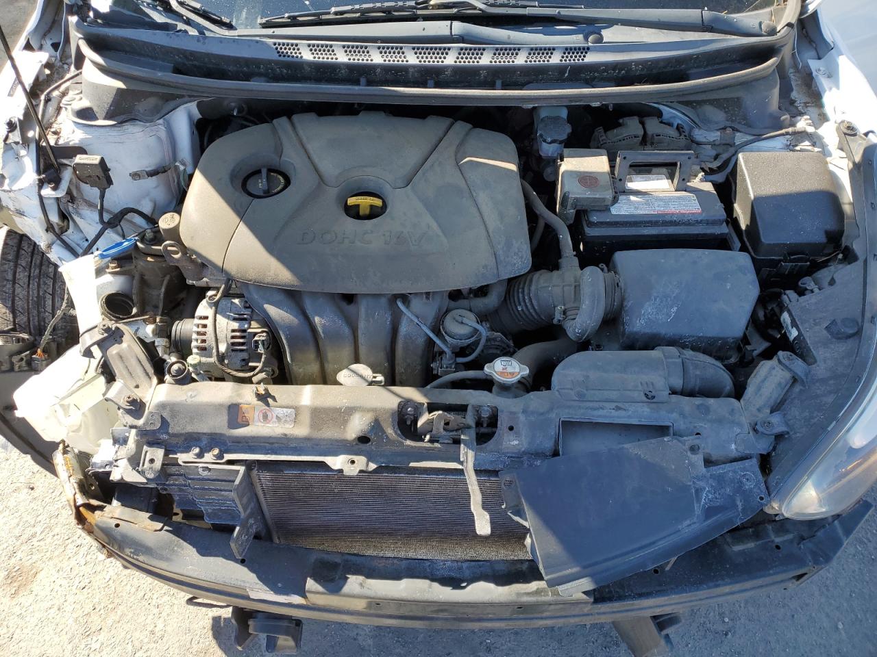 2014 Hyundai Elantra - Image 12