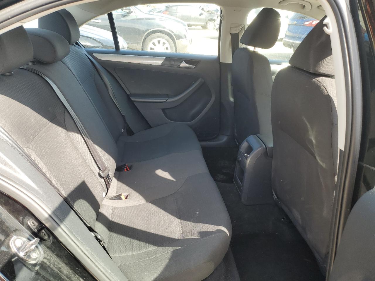 2015 Volkswagen Jetta - Image 10