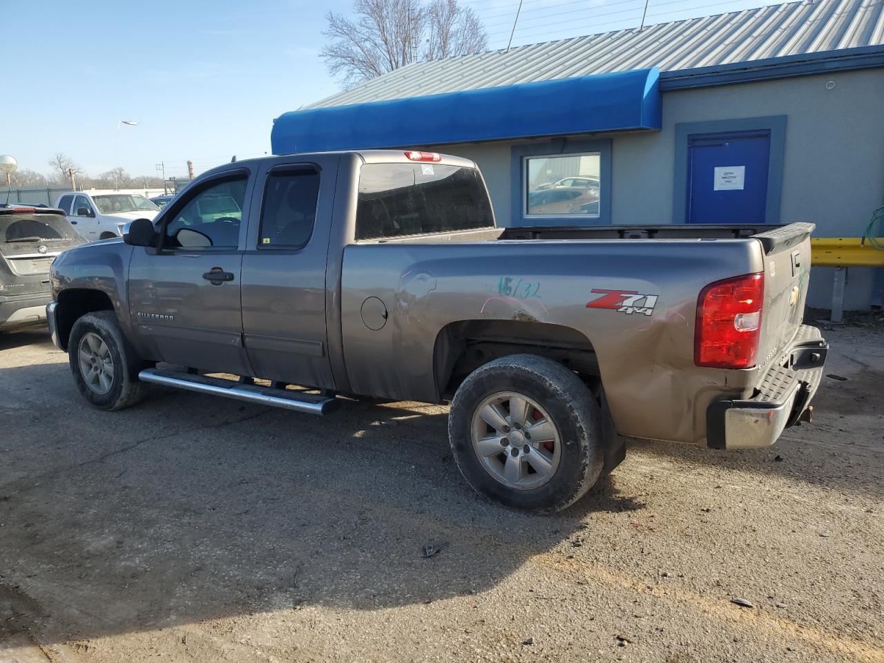 2013 Chevrolet Silverado - Image 2