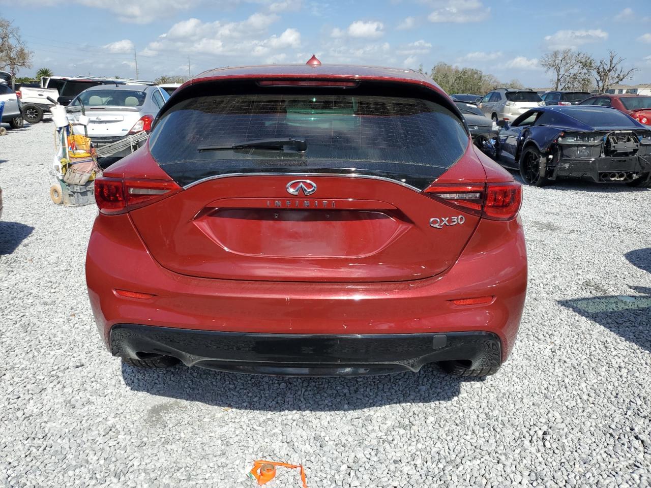 2017 Infiniti QX30 - Image 6
