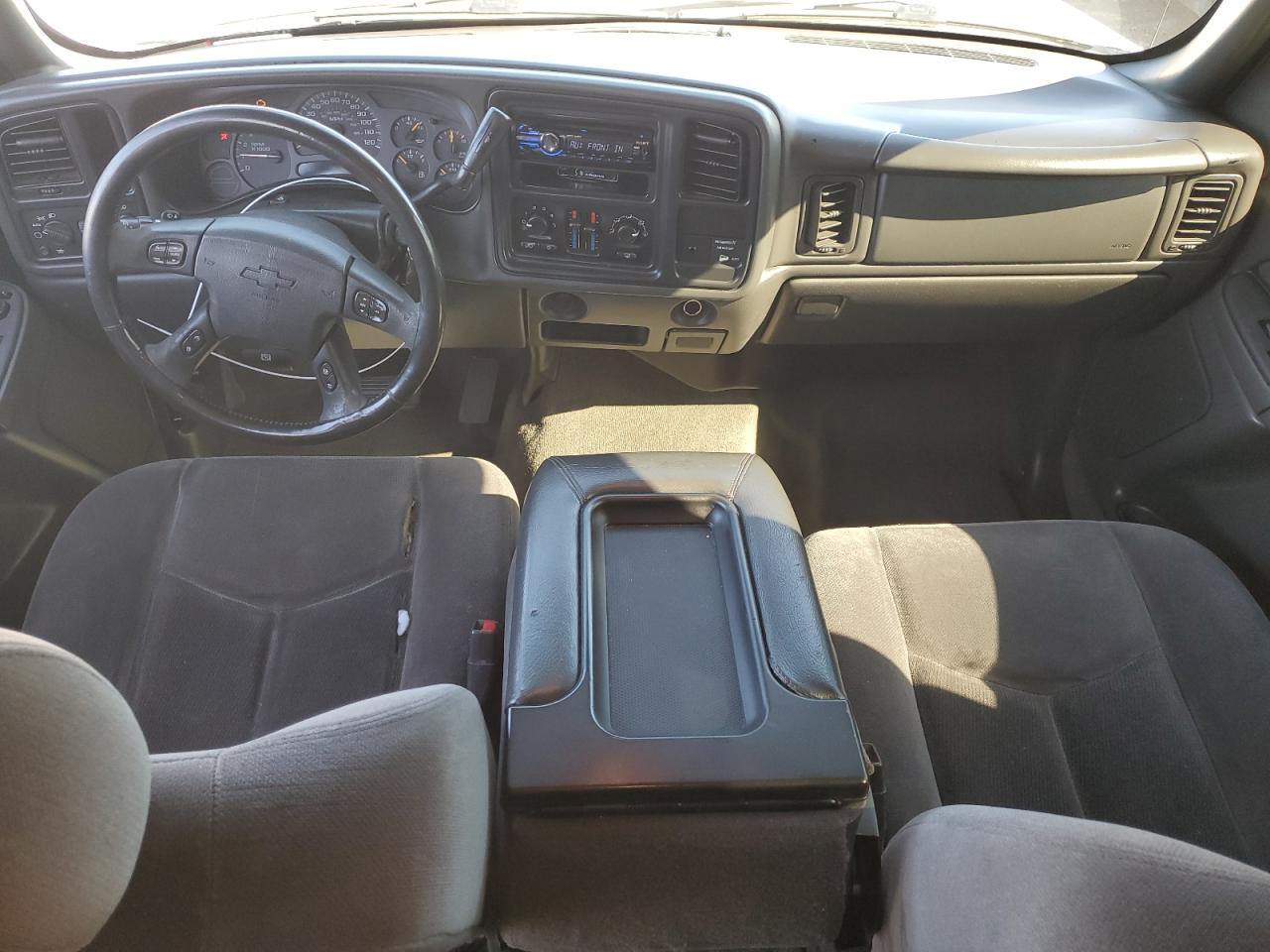 2004 Chevrolet Silverado - Image 8