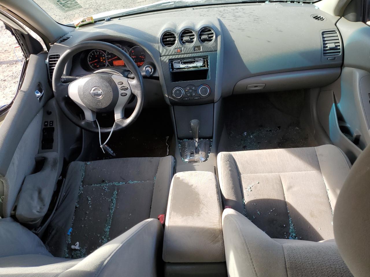 2010 Nissan Altima - Image 8