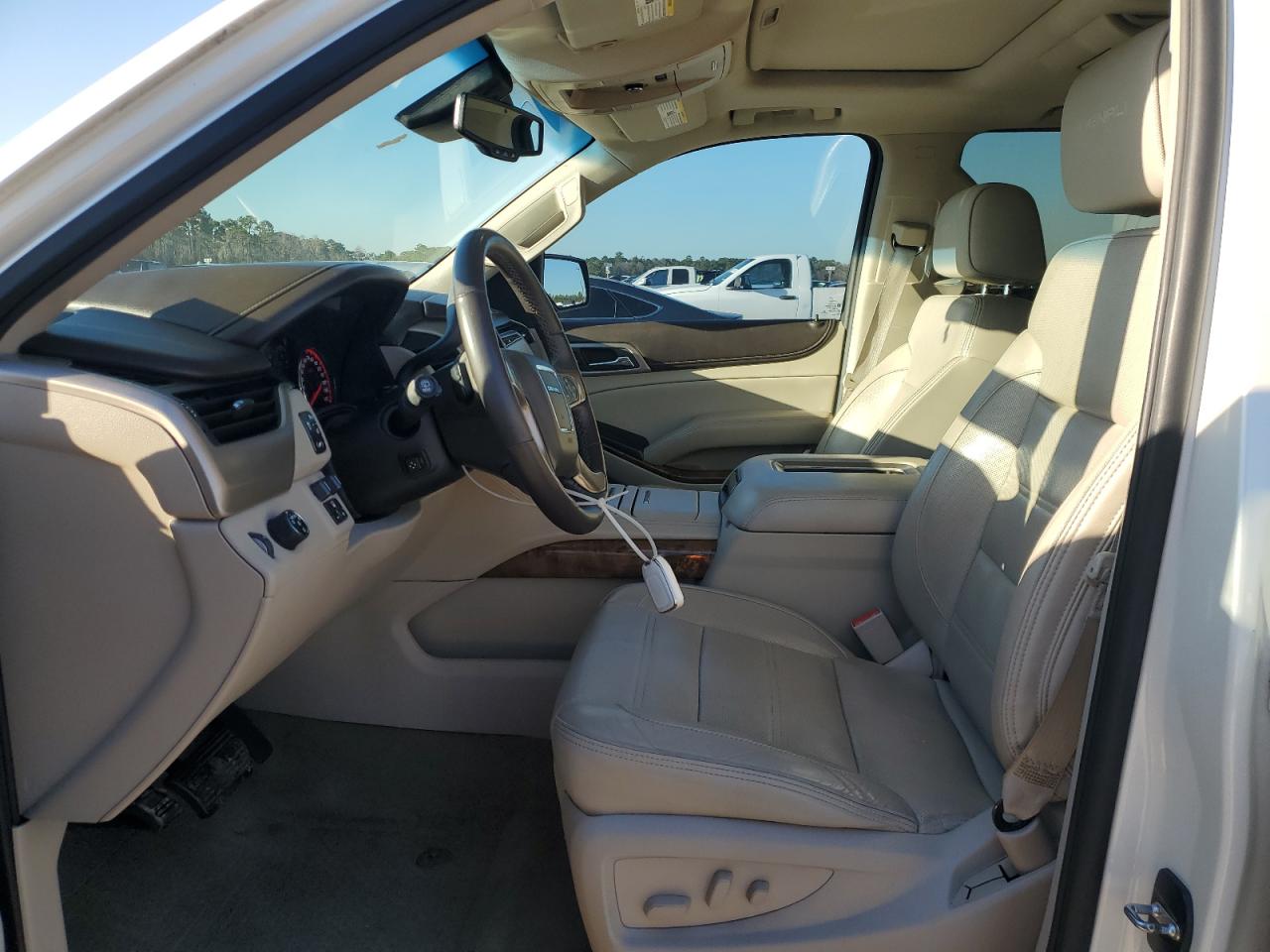 2015 GMC Yukon - Image 7