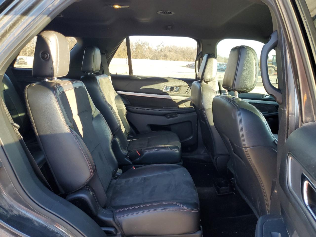 2018 Ford Explorer - Image 11