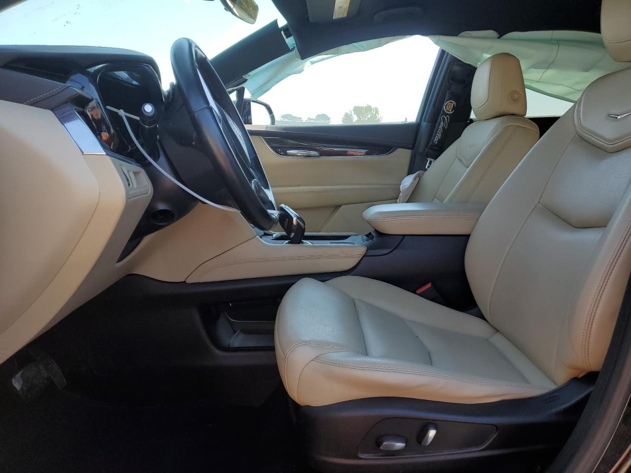 2017 Cadillac XT5 - Image 7