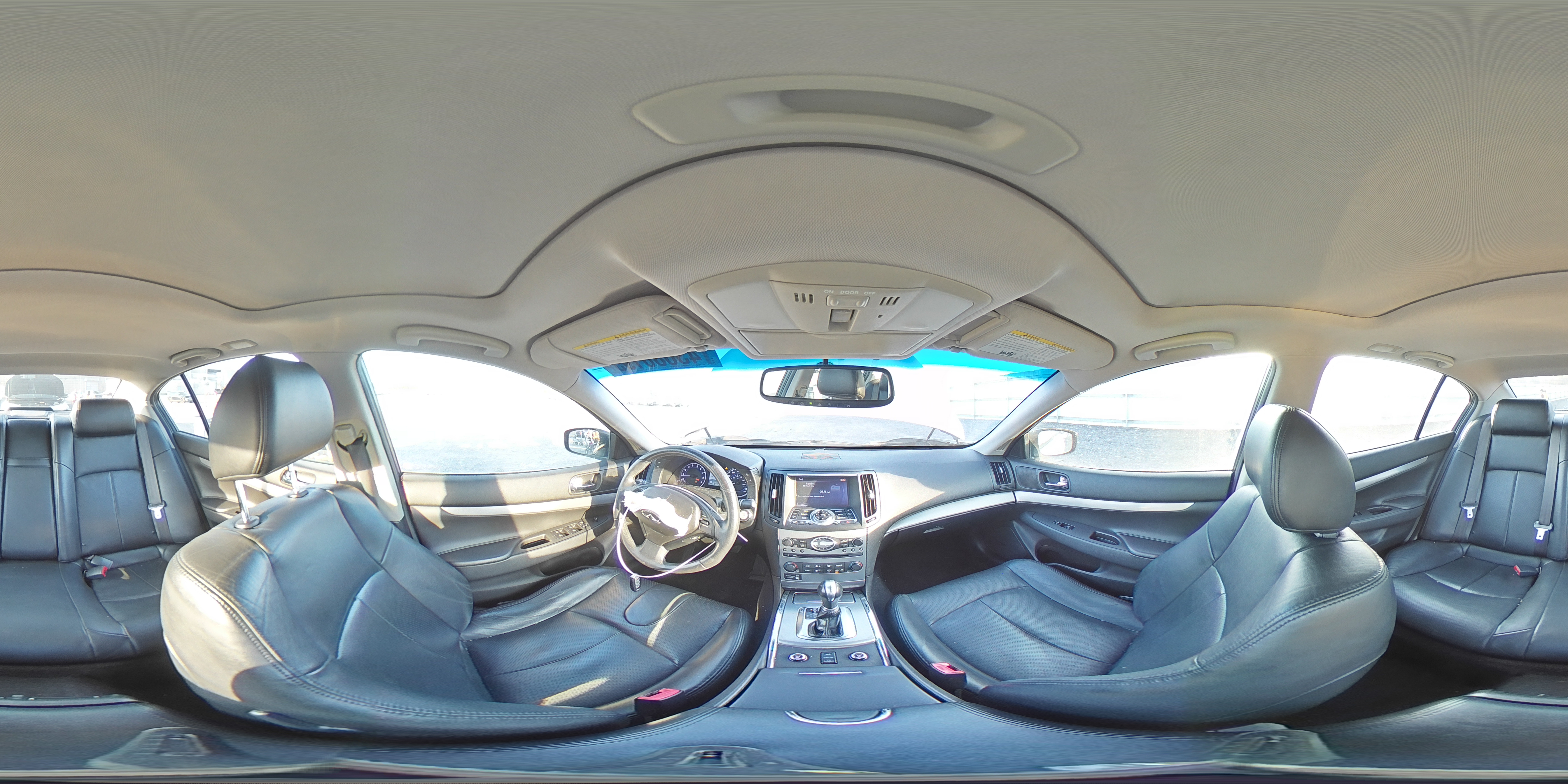 2015 Infiniti Q40 - Image 12