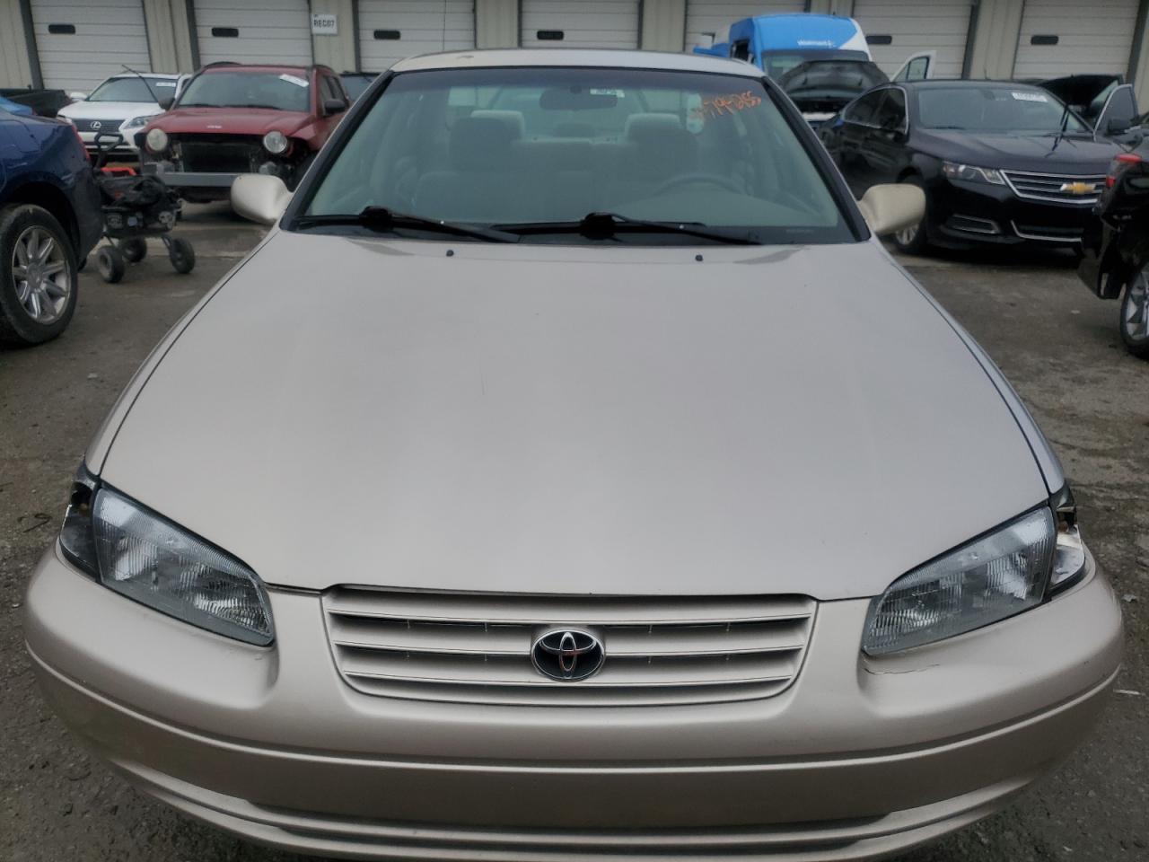 1998 Toyota Camry - Image 5