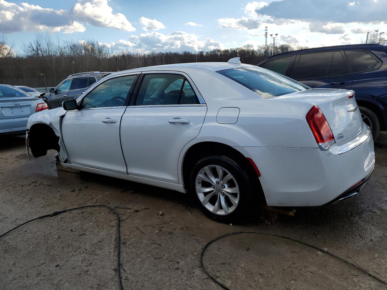 2015 Chrysler 300 - Image 2