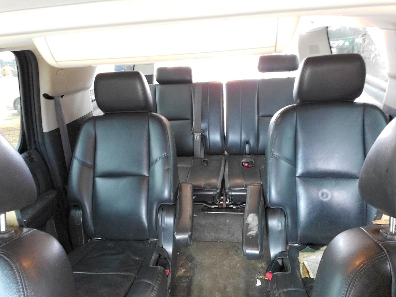 2013 Chevrolet Suburban - Image 10
