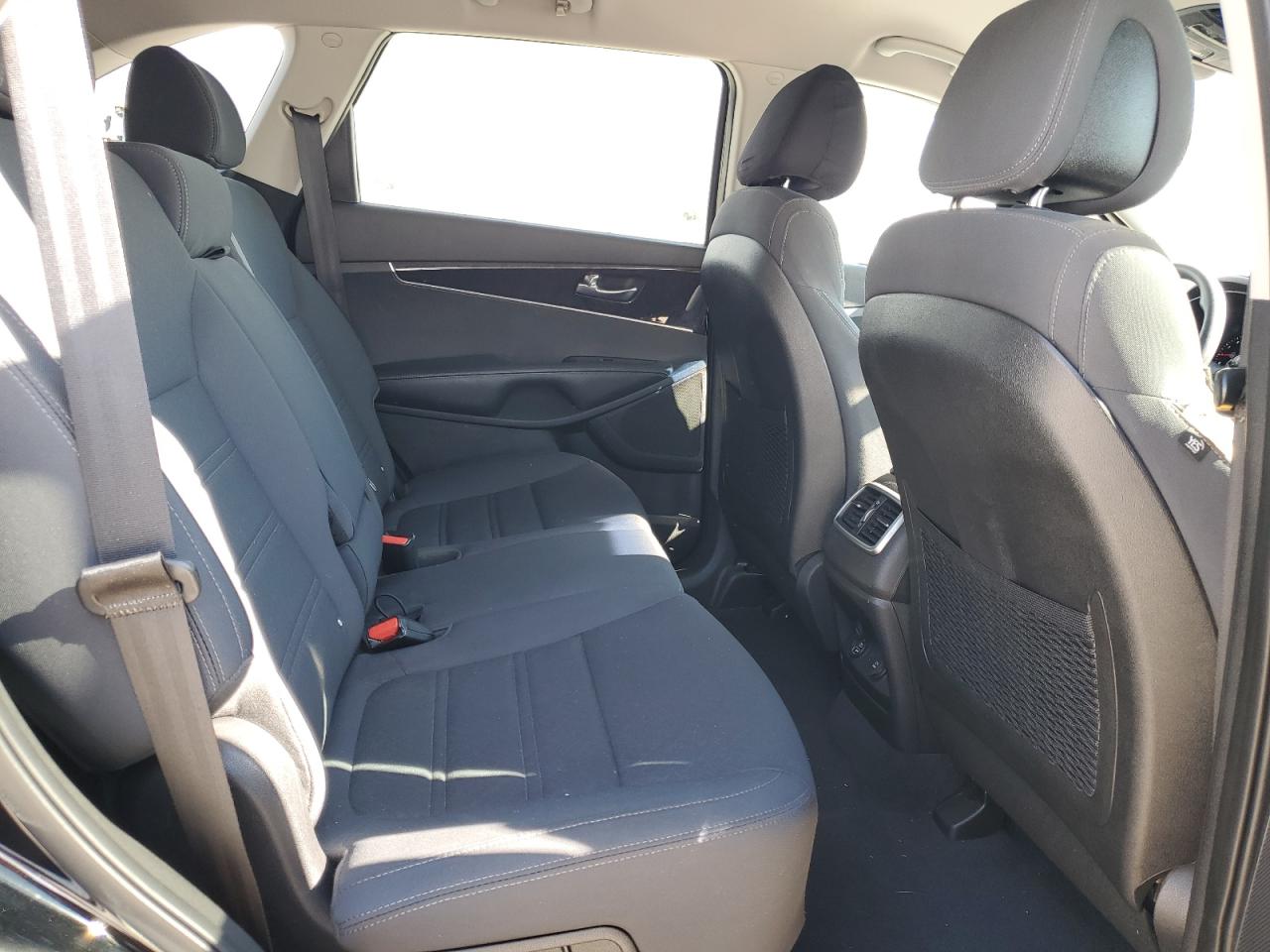 2016 Kia Sorento - Image 11