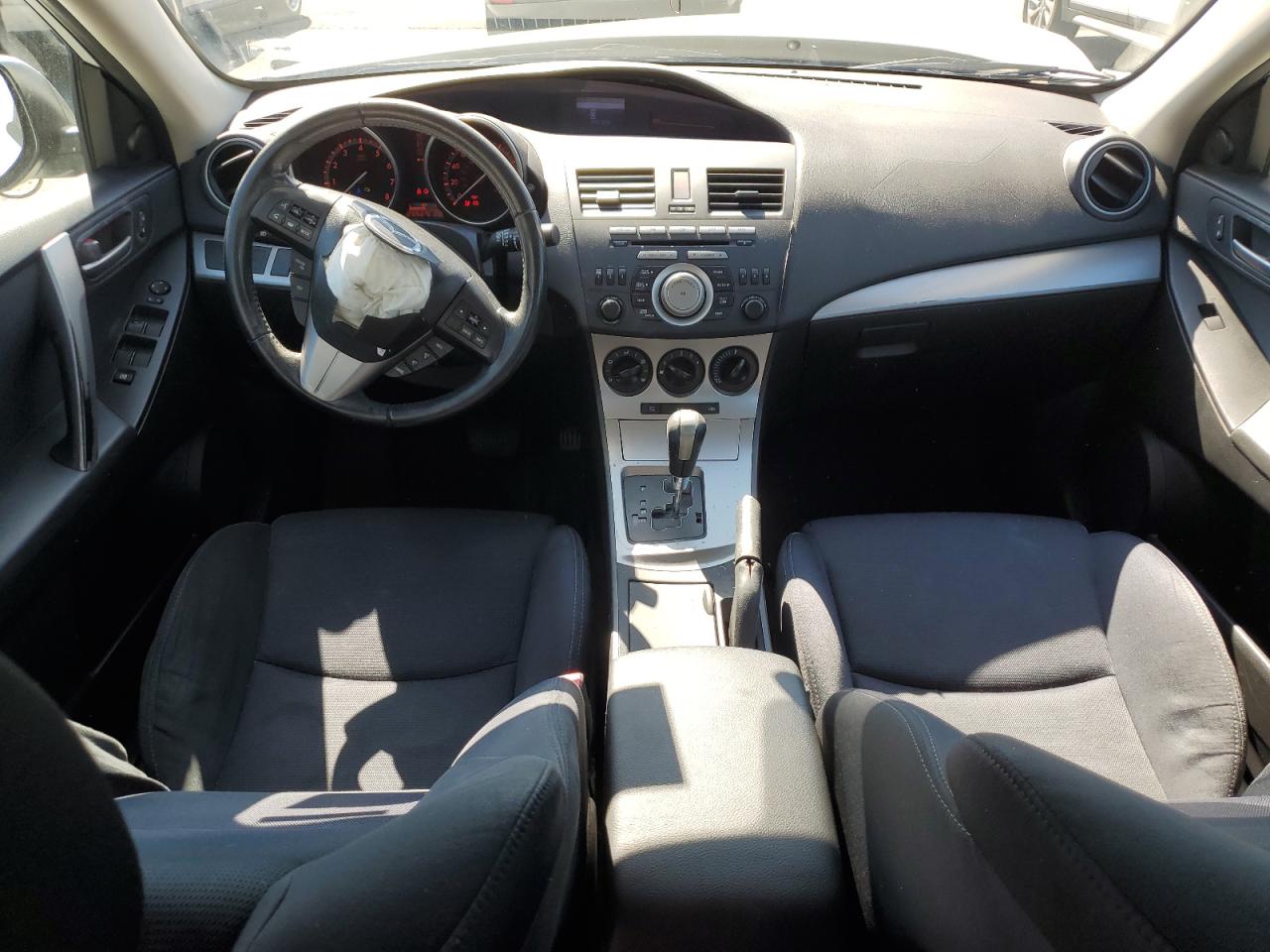 2011 Mazda 3 - Image 8