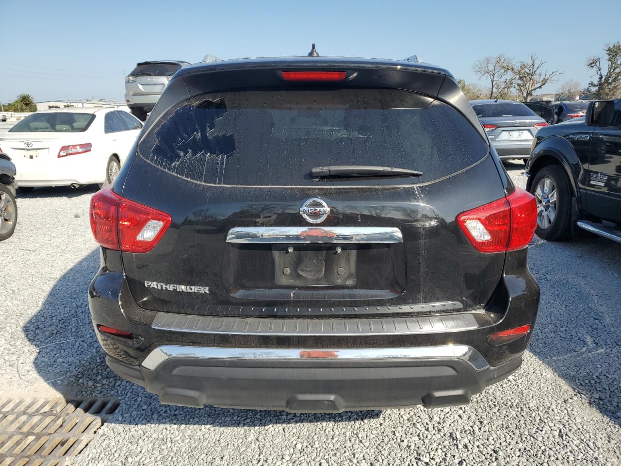2017 Nissan Pathfinder - Image 6