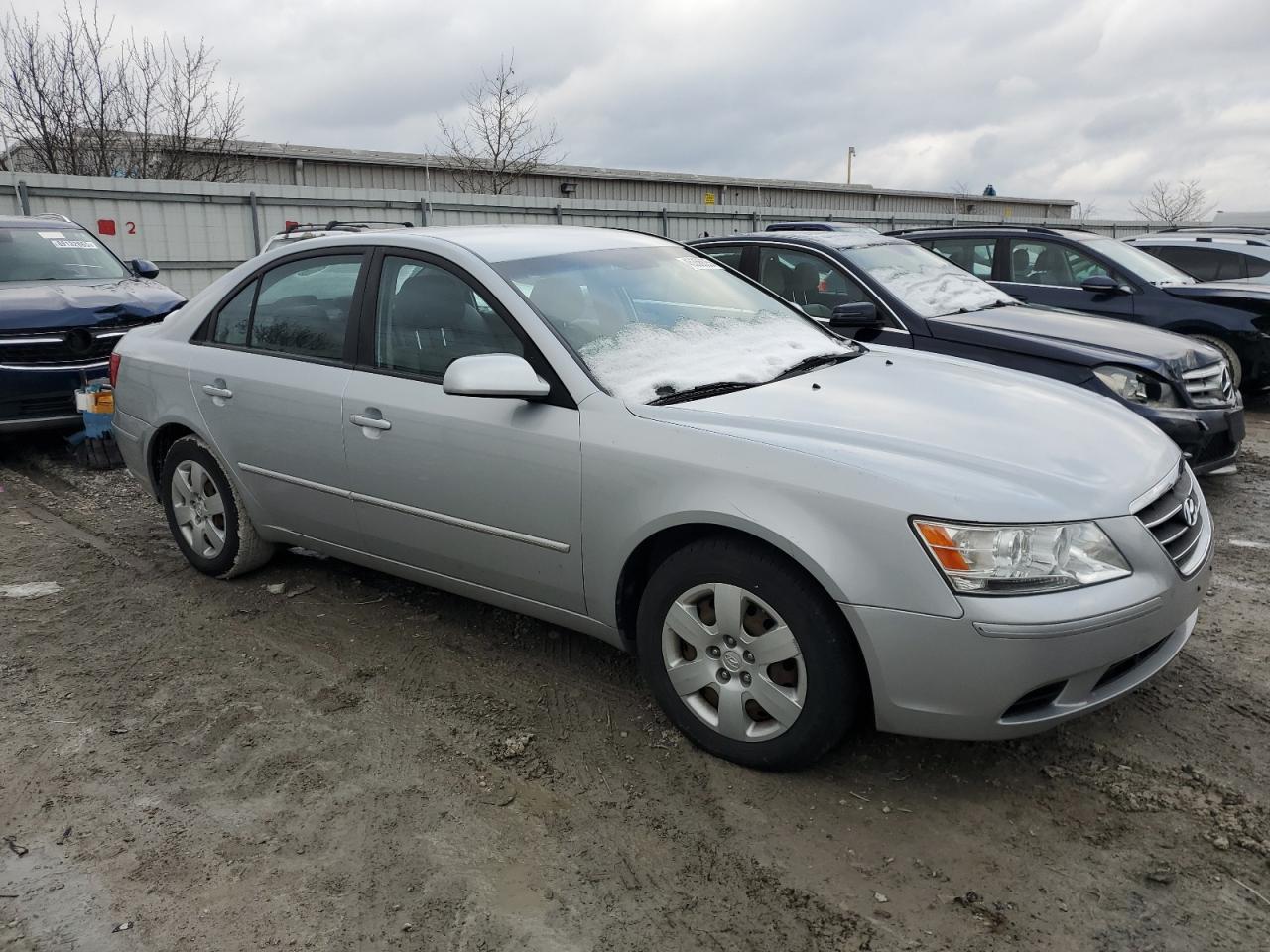 2010 Hyundai Sonata - Image 4