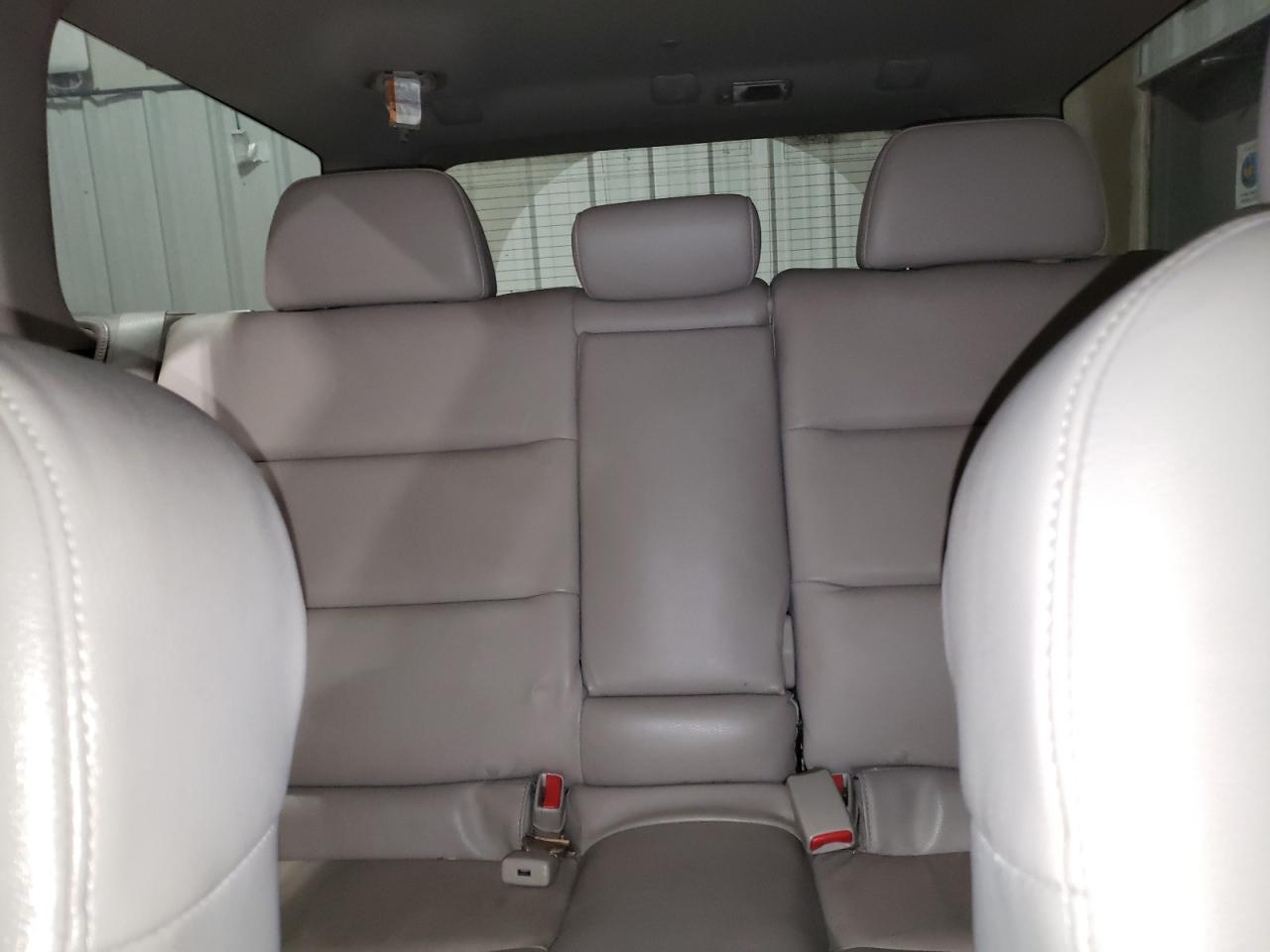 2009 Subaru Outback - Image 10