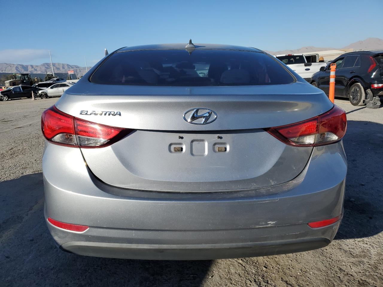 2016 Hyundai Elantra - Image 6