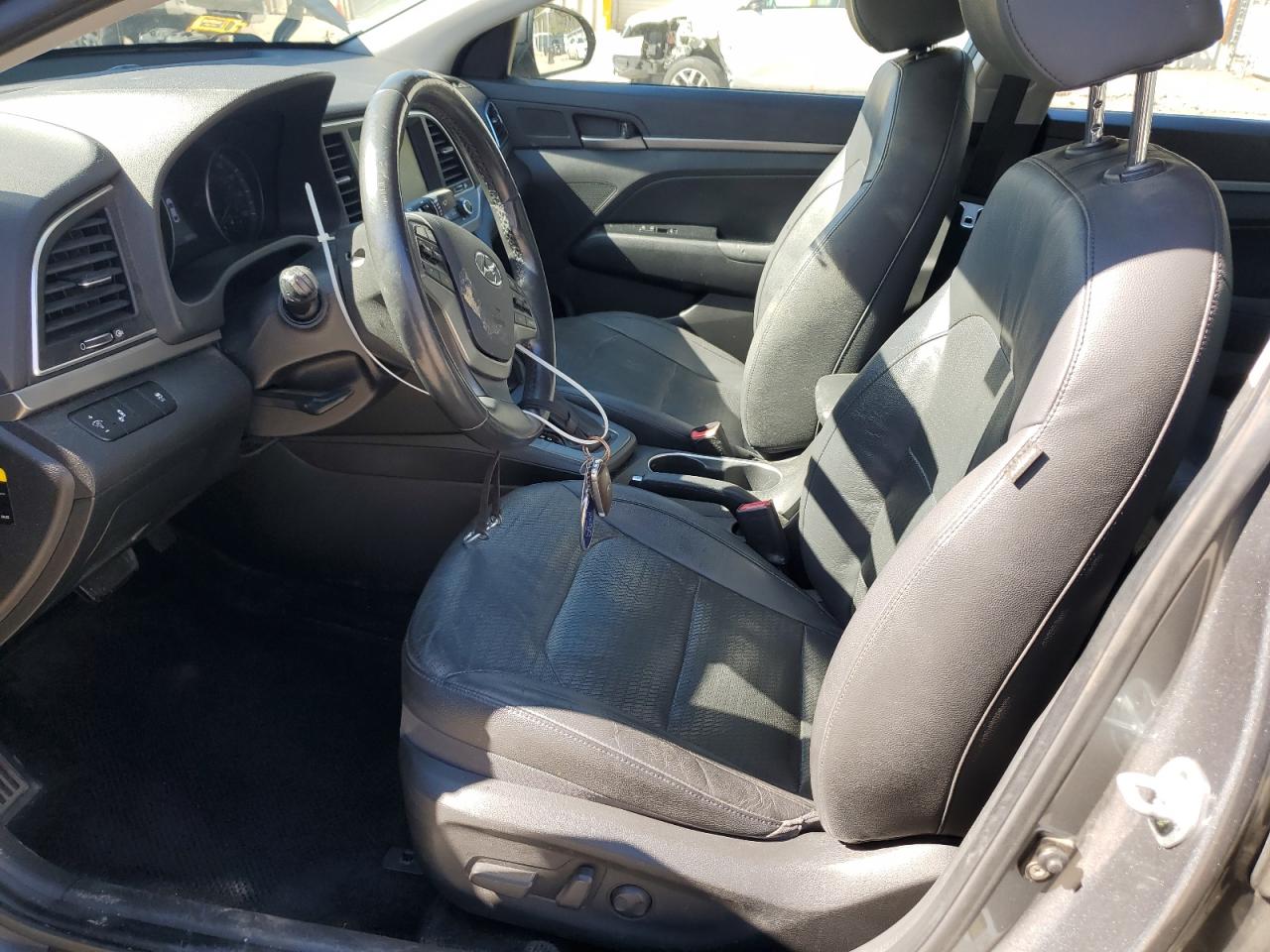 2017 Hyundai Elantra - Image 7