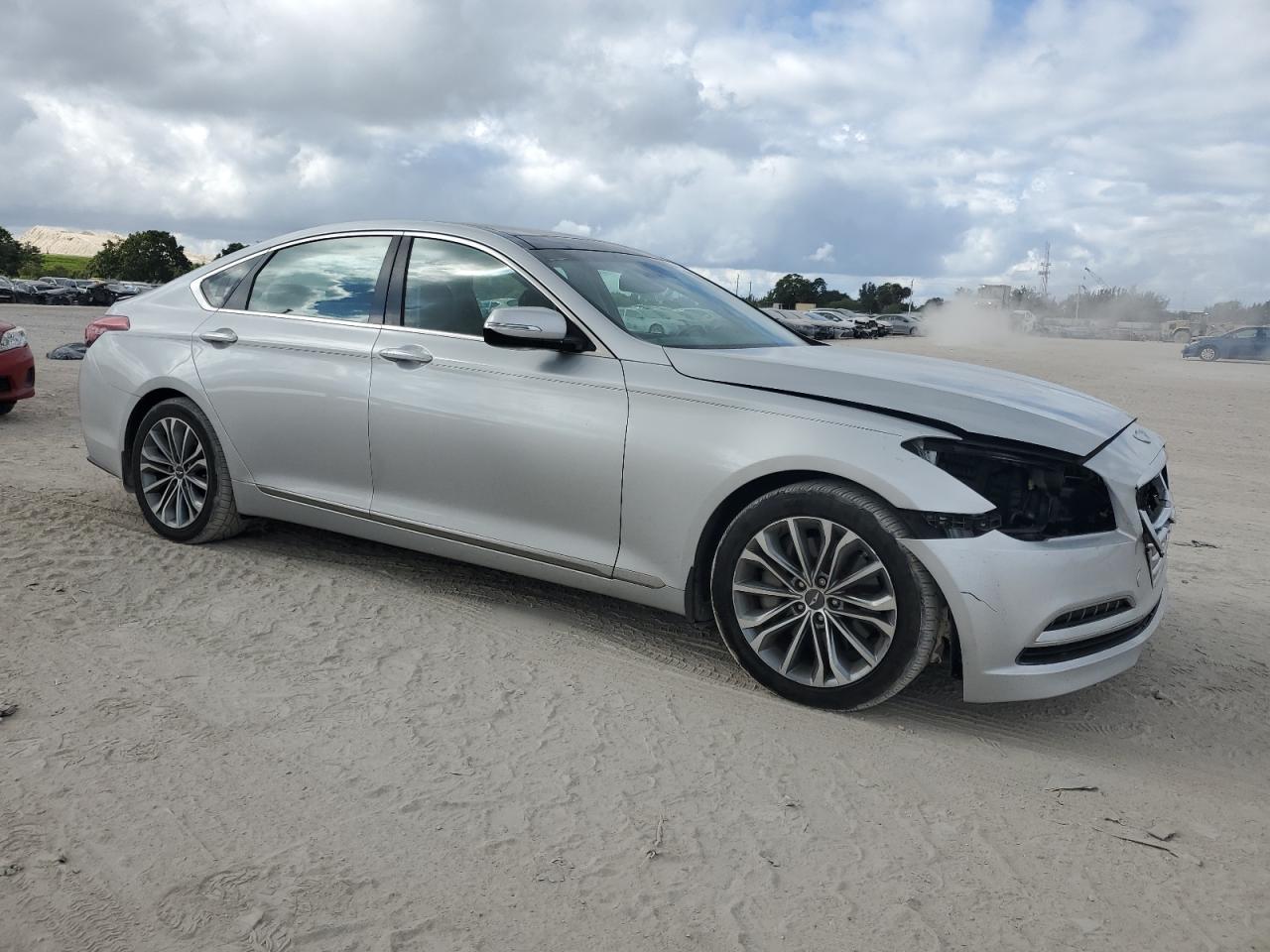2015 Hyundai Genesis - Image 4