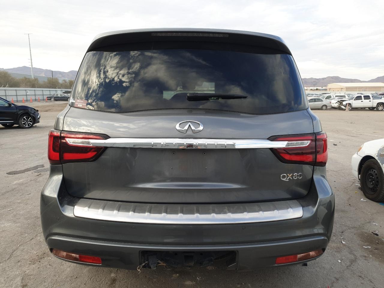 2018 Infiniti QX80 - Image 6