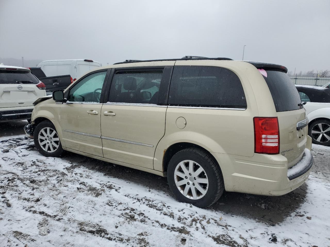 2010 Chrysler Town & Country - Image 2