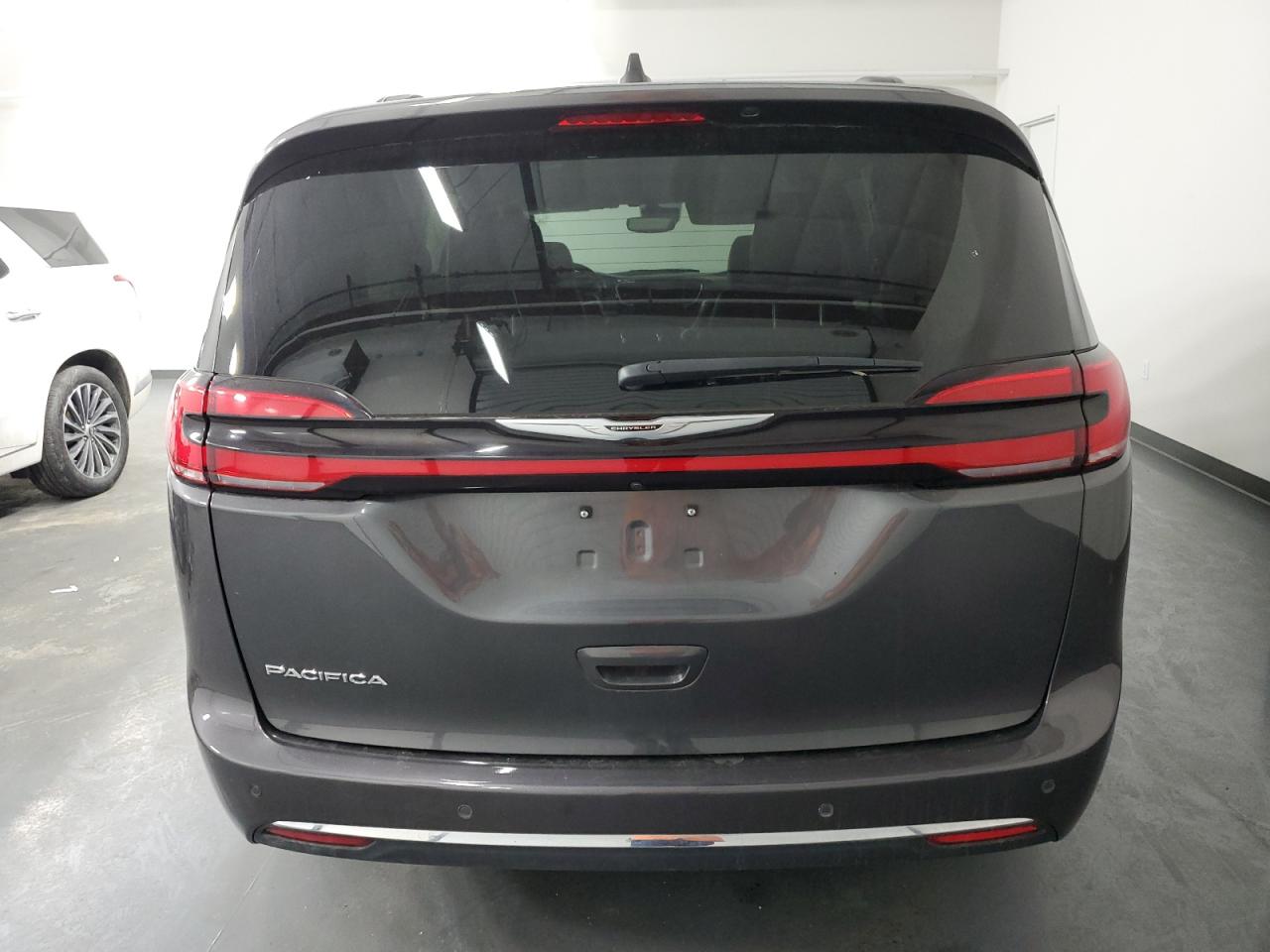 2022 Chrysler Pacifica - Image 6