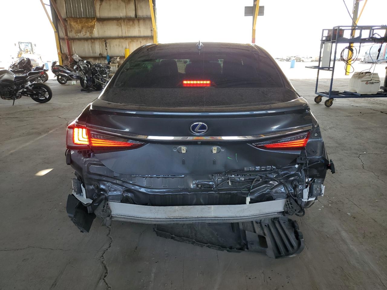 2022 Lexus ES - Image 6