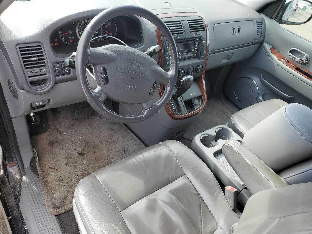 2003 Kia Sedona - Image 8