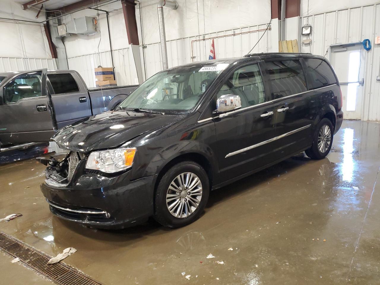 2015 Chrysler Town & Country - Image 1