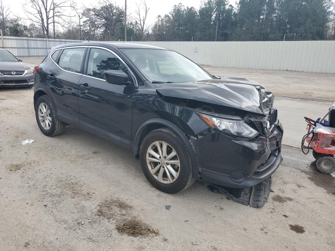 2017 Nissan Rogue - Image 4