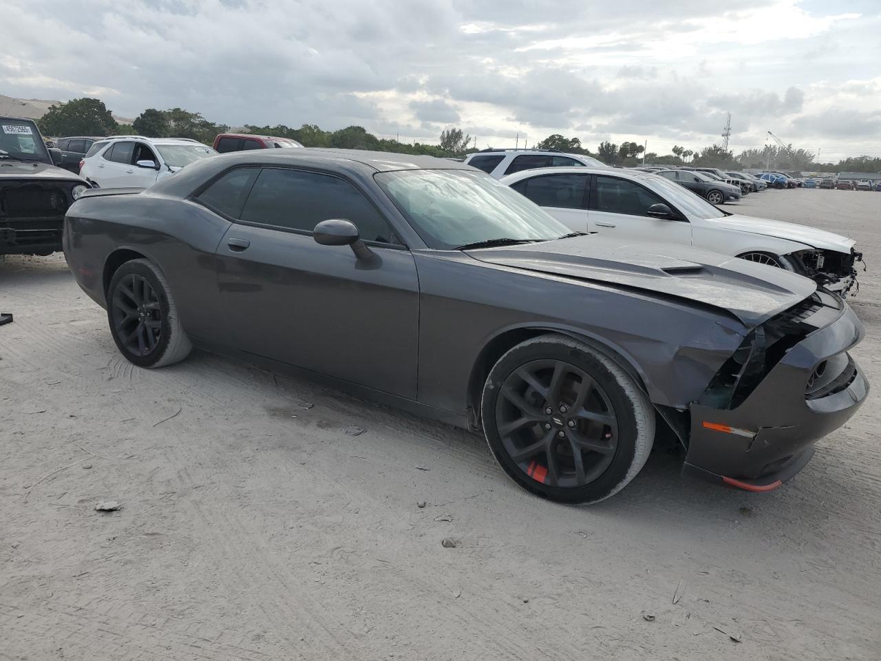 2019 Dodge Challenger - Image 4