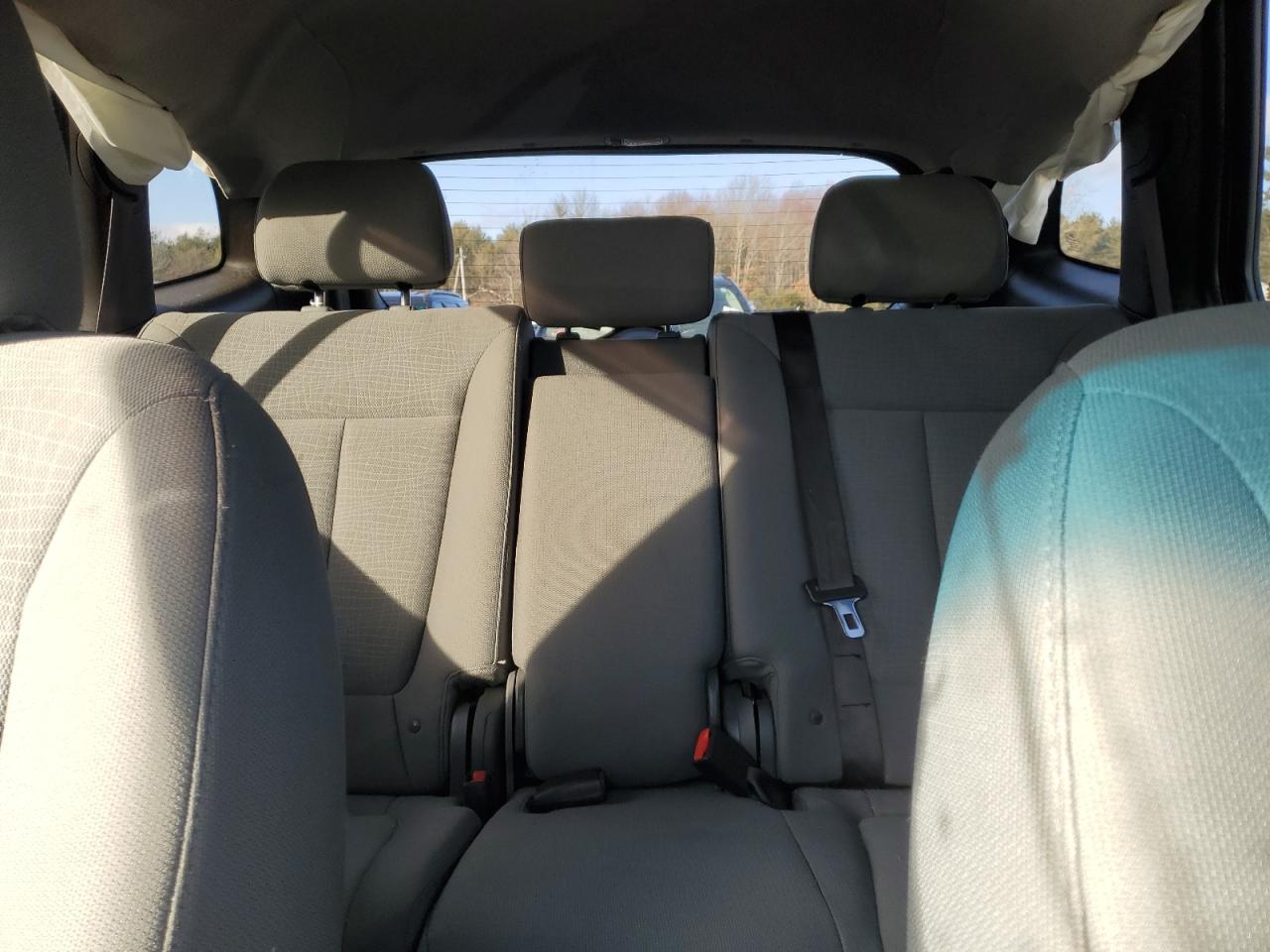 2012 Hyundai Santa Fe - Image 10