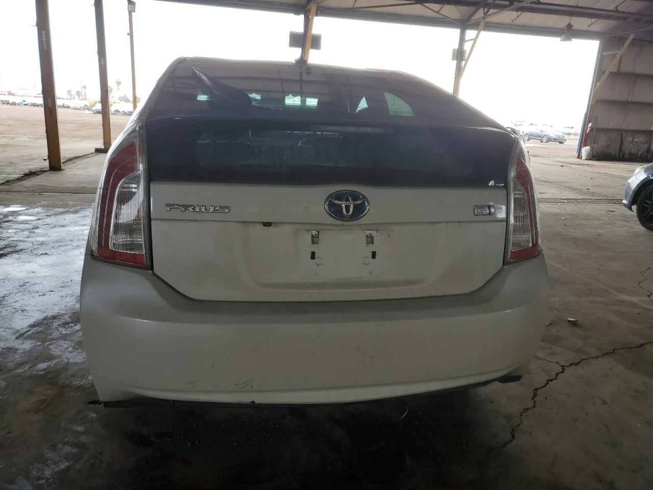 2012 Toyota Prius - Image 6