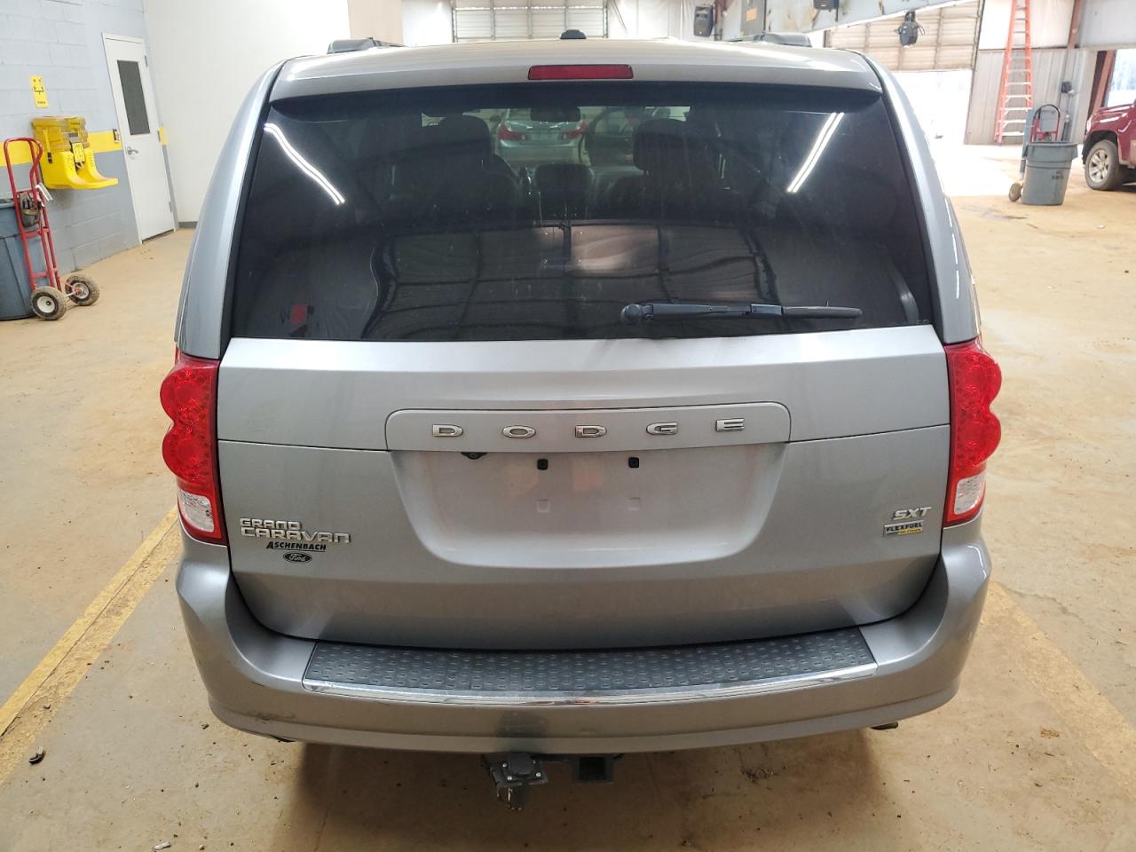 2019 Dodge Caravan - Image 6
