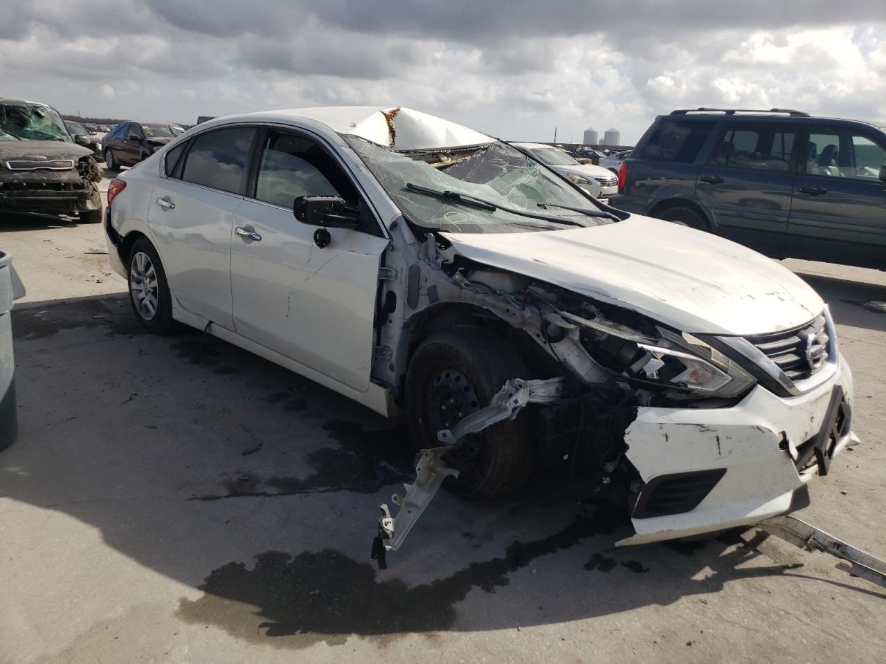 2016 Nissan Altima - Image 4