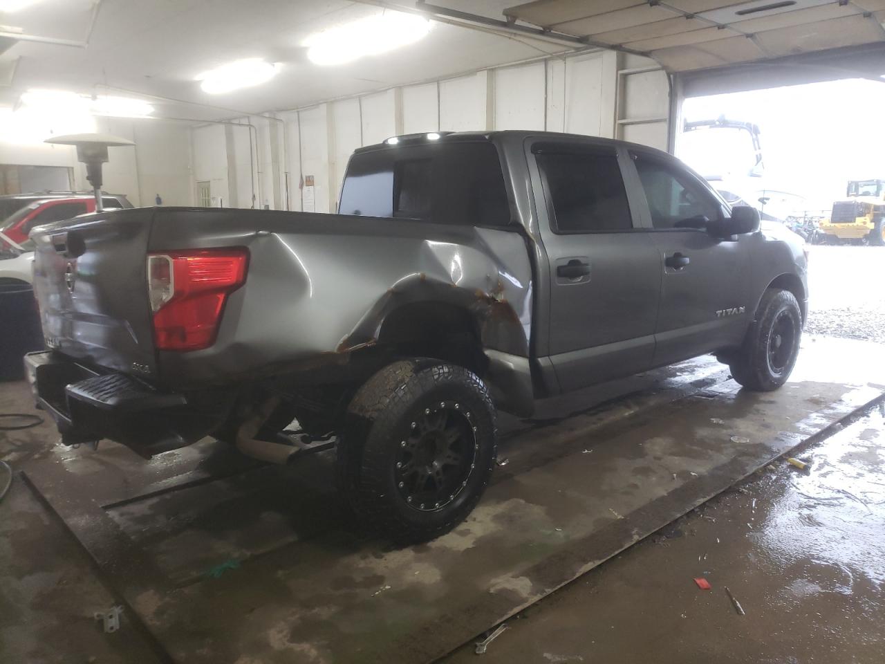2019 Nissan Titan - Image 3