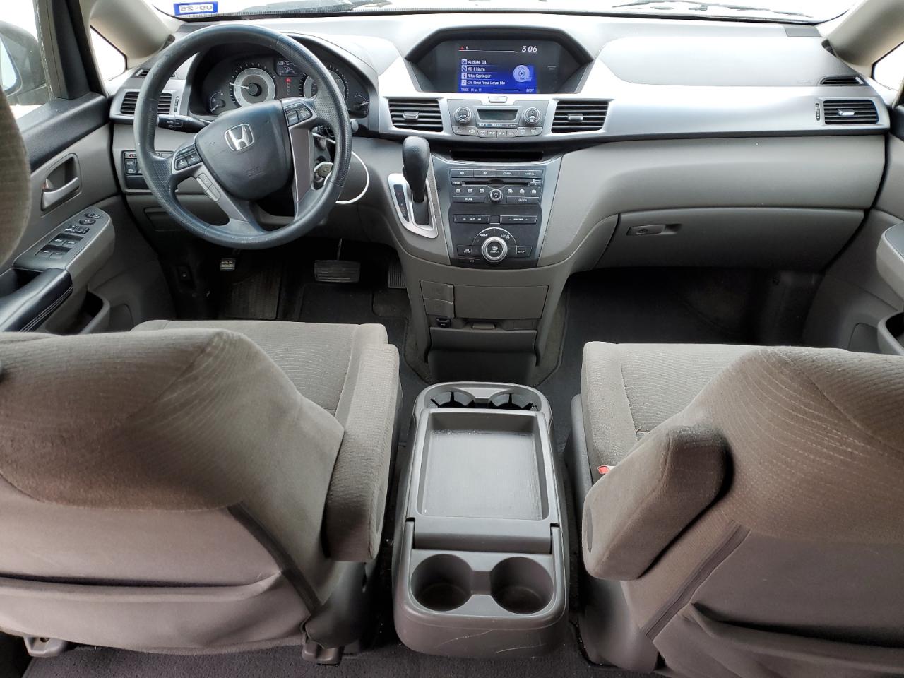2012 Honda Odyssey - Image 8