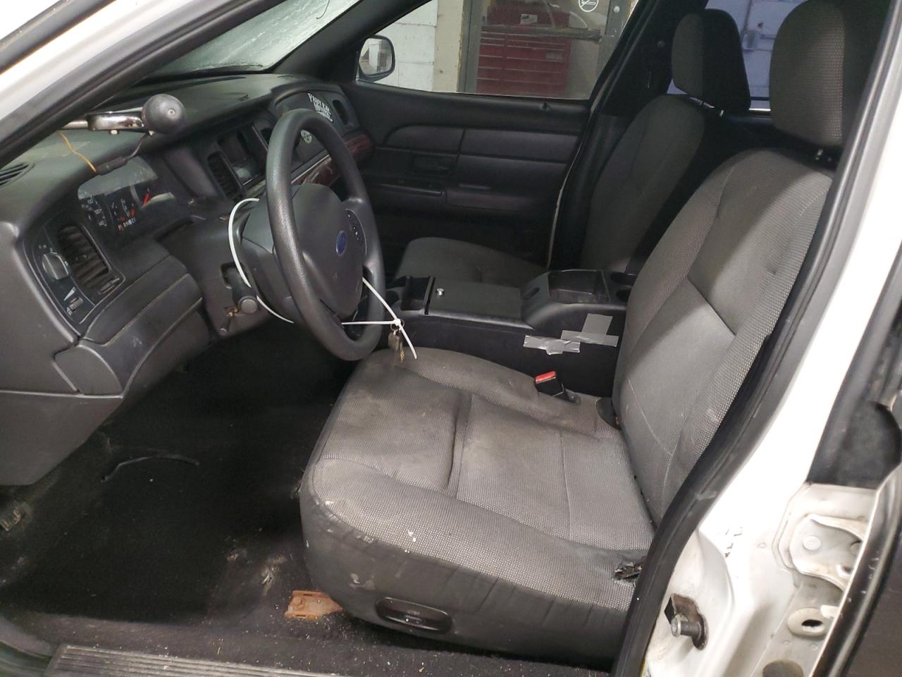 2008 Ford Crown Victoria - Image 7