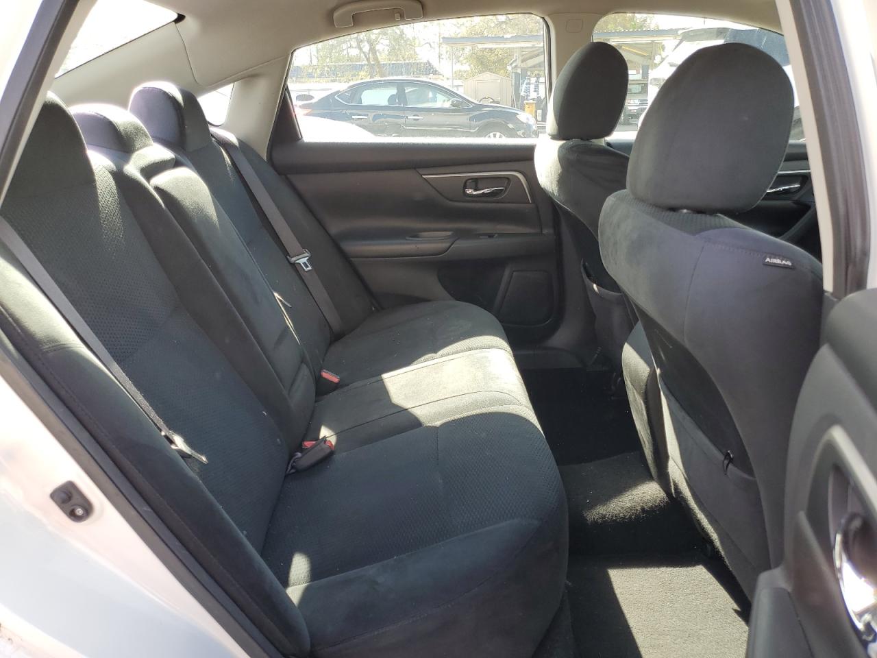 2015 Nissan Altima - Image 10