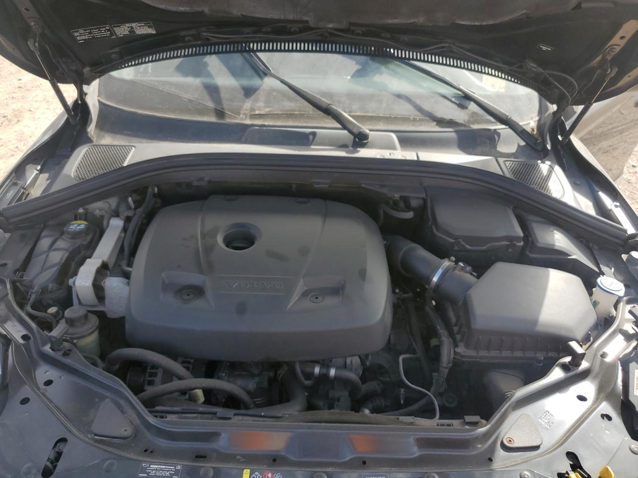 2017 Volvo XC60 - Image 11