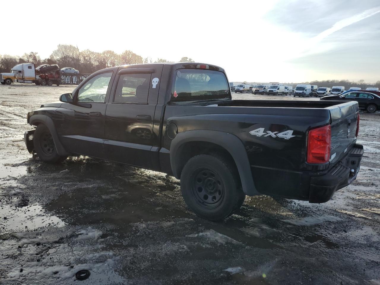 2005 Dodge Dakota - Image 2