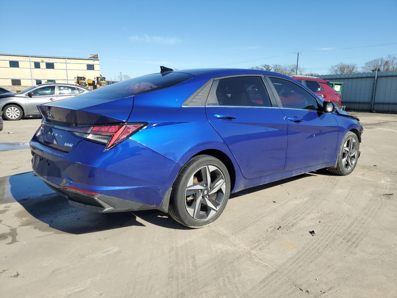 2022 Hyundai Elantra - Image 3
