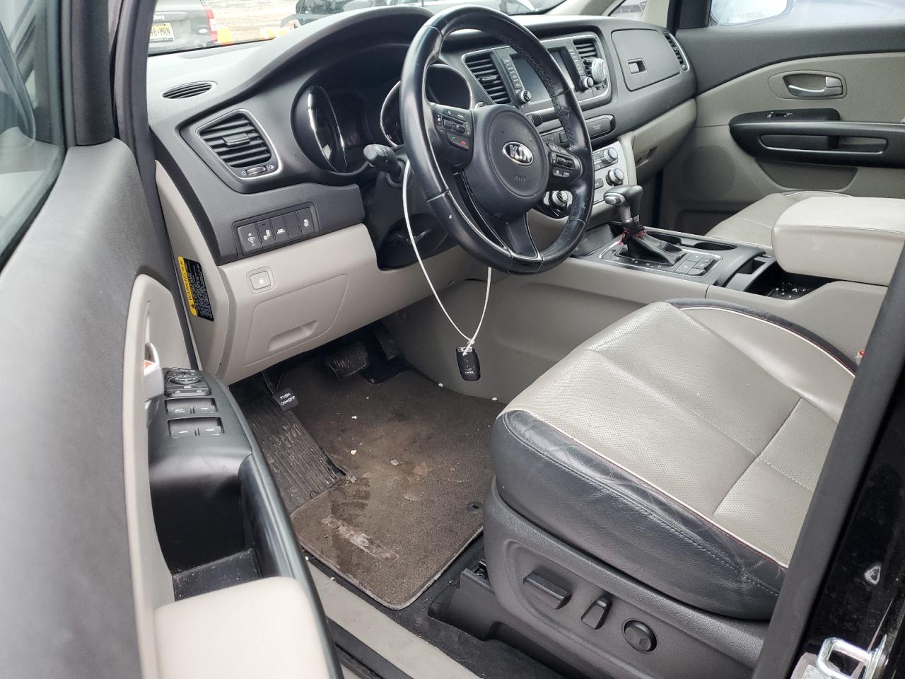 2018 Kia Sedona - Image 8