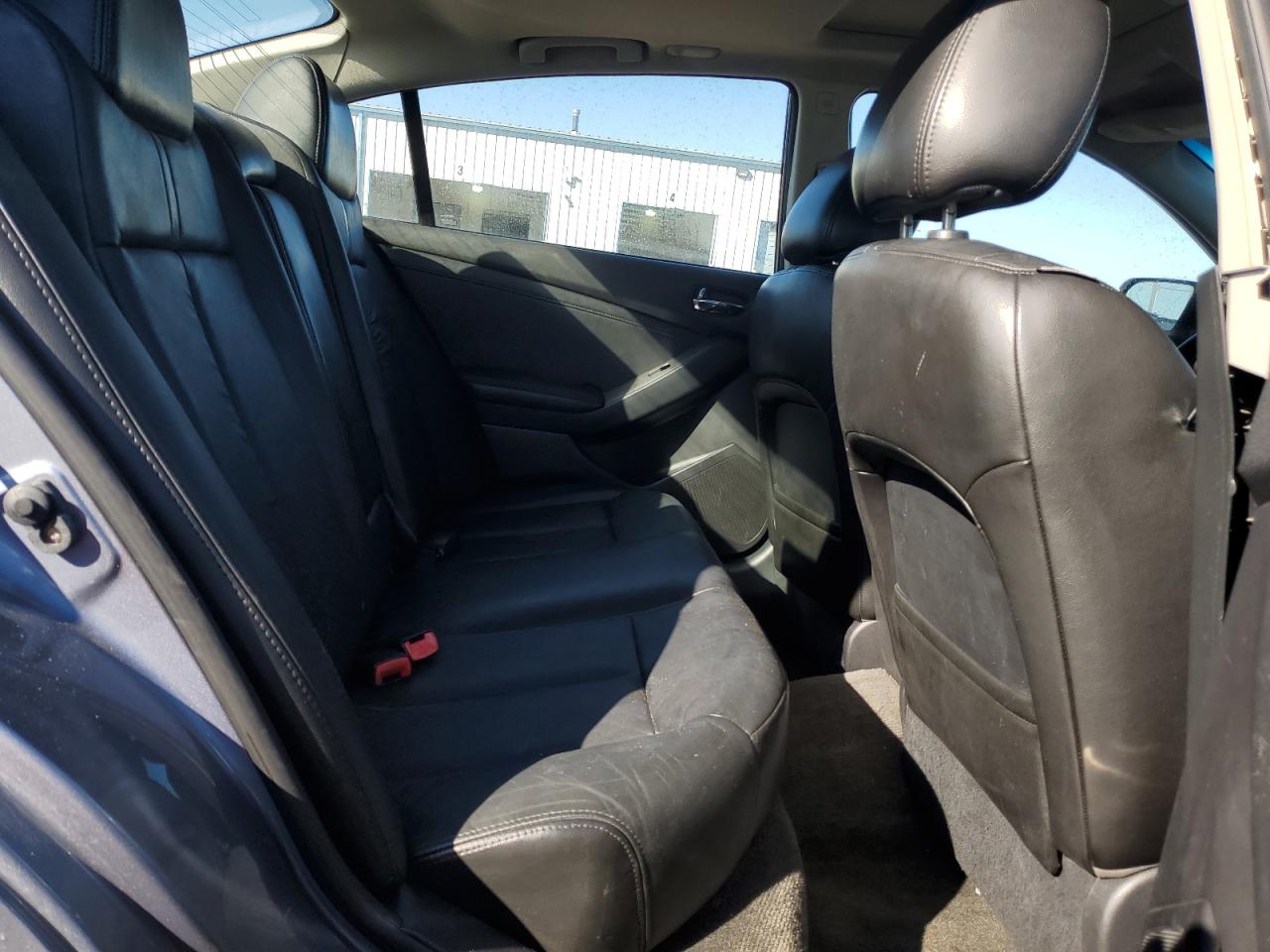 2012 Nissan Altima - Image 10